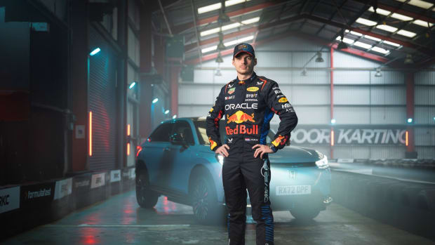 472503_VERSTAPPEN_GETS_ELECTRIC_REACTION_FROM_NEXT_GENERATION_RACERS_AND_THE_HONDA